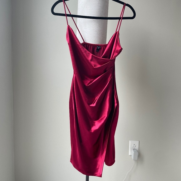 Windsor Satin Red Bodycon Dress - Picture 1 of 3